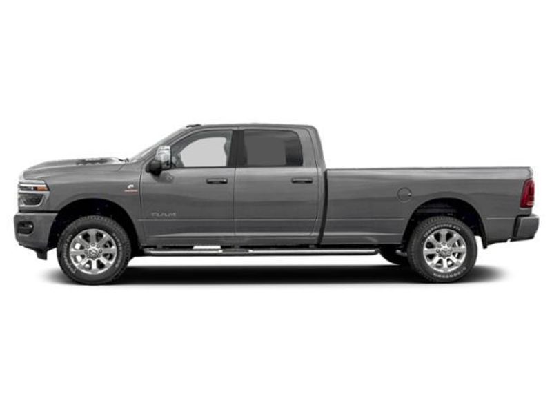 New 2027 RAM 3500 LaramieImage 3