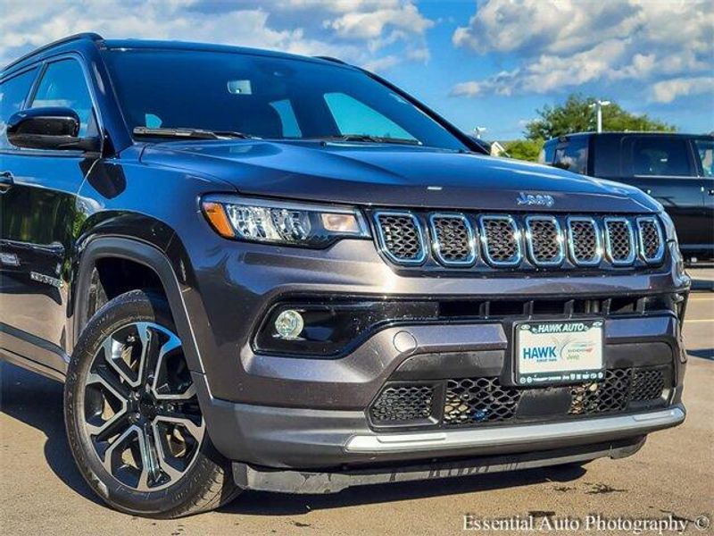 2023 Jeep Compass Limited photo 2
