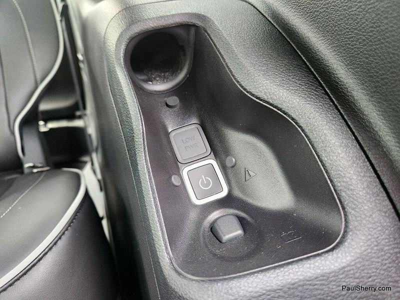 New 2025 Chrysler Pacifica LimitedImage 53