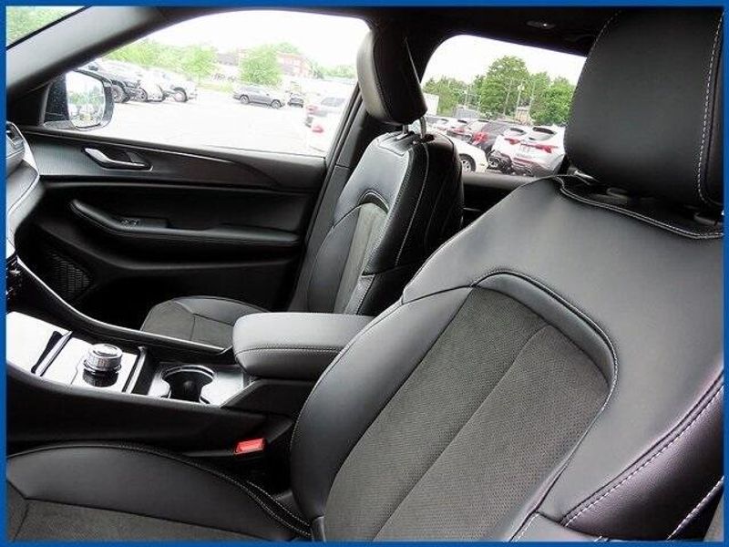New 2025 Jeep Grand Cherokee Image 13