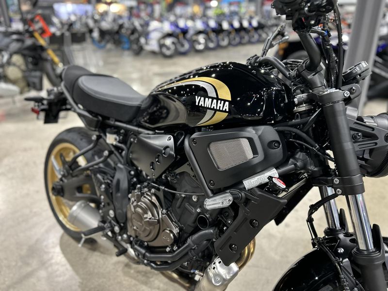 New 2025 Yamaha XSR700 Image 10