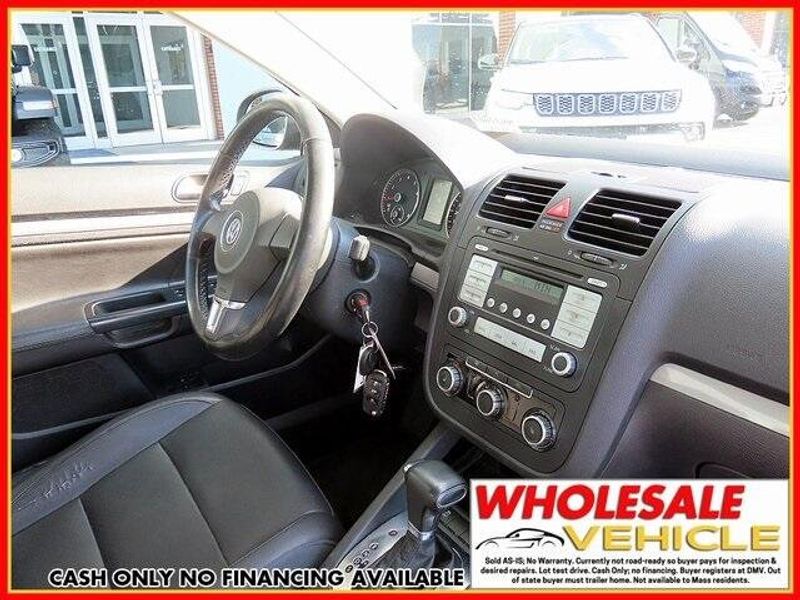 2010 Volkswagen Jetta LimitedImage 7