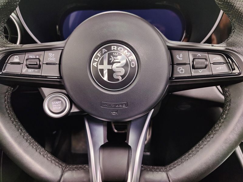 Used 2024 Alfa Romeo Giulia Ti AWD w/Sunroof/NavImage 28