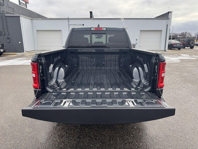 2025 RAM 1500 LaramieImage 9