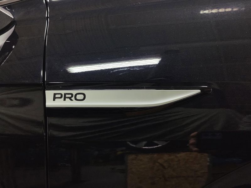 Used 2023 Volkswagen ID.4 Pro 82kwImage 4