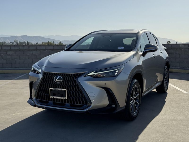 New 2026 Lexus NX 450h+ PremiumImage 4