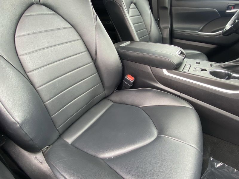 2022 Toyota Highlander XLEImage 13