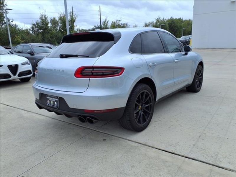 2017 Porsche Macan SImage 10