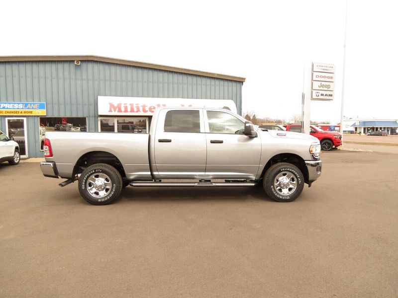 2024 RAM 3500 Tradesman Crew Cab 4x4 6