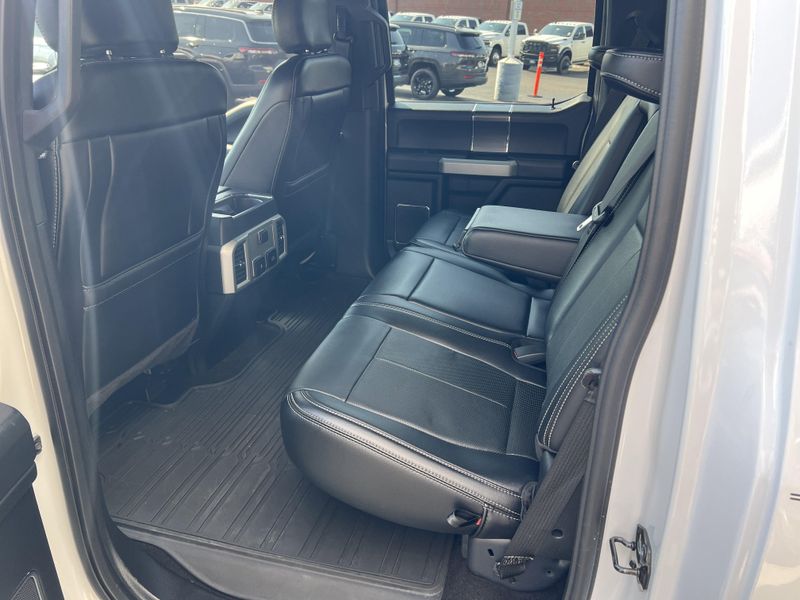 2019 Ford F-150 Lariat photo 16