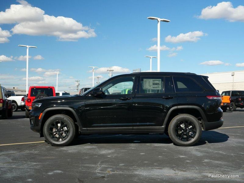 New 2025 Jeep Grand Cherokee Altitude X 4x4