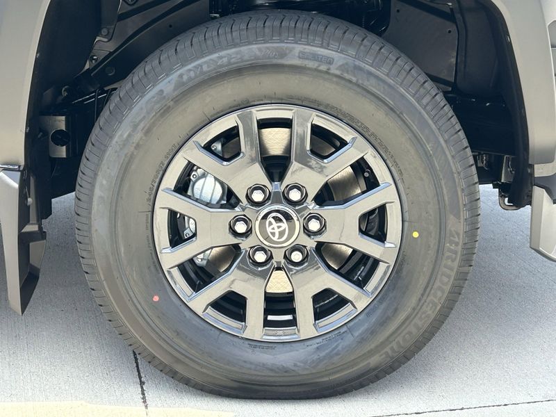 New 2025 Toyota 4Runner SR5Image 8