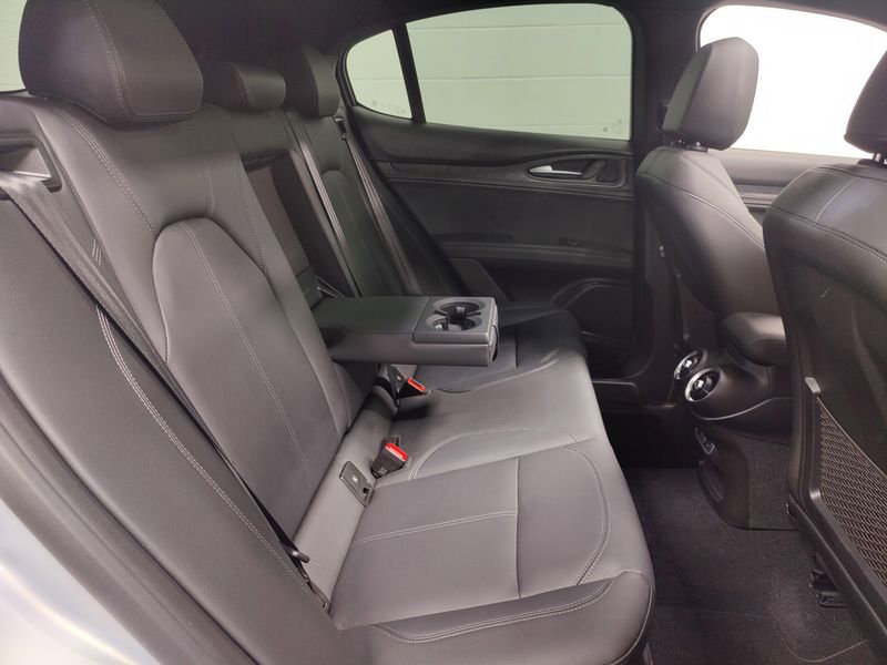 Used 2024 Alfa Romeo Stelvio Sprint AWD w/Sunroof/Nav/Wheel PkgImage 20
