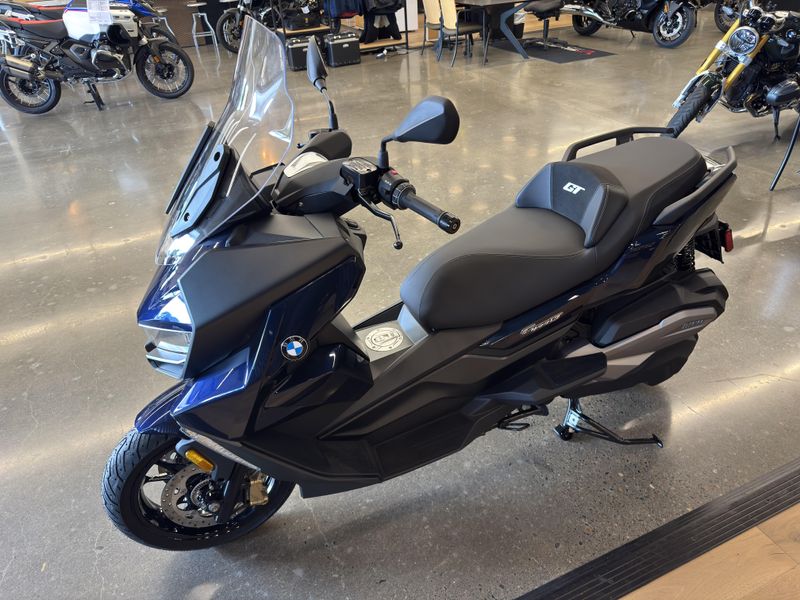 2024 BMW C 400 GT - IMPERIAL BLUE METALLIC 
