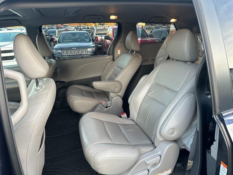 2019 Toyota Sienna XLE PremiumImage 20