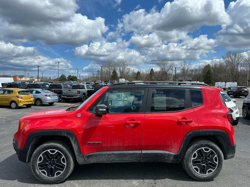 2016 Jeep Renegade TrailhawkImage 10