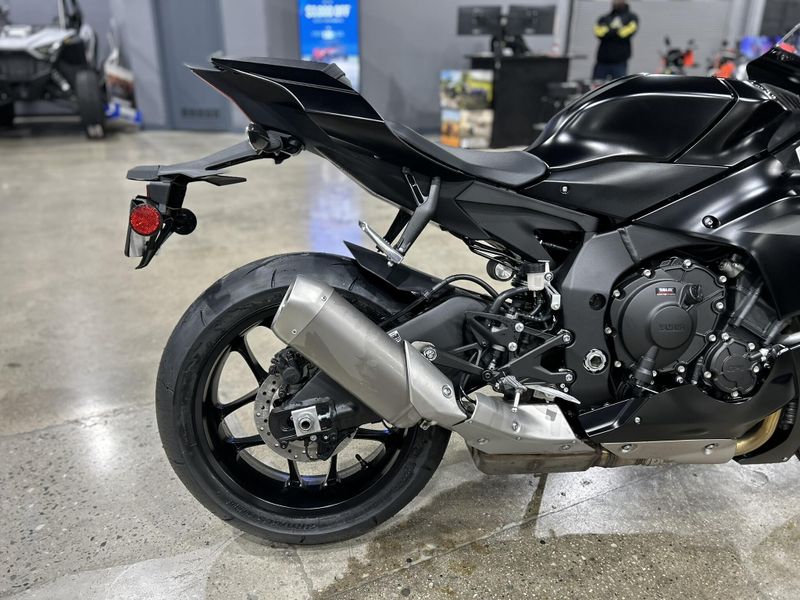 2025 Yamaha YZF-R1 Image 7