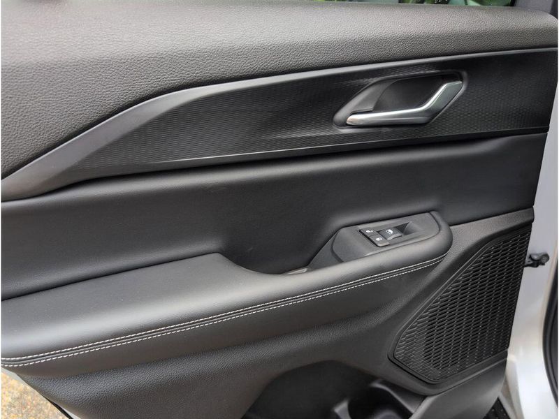 New 2025 Jeep Grand Cherokee Laredo X 4x2Image 31