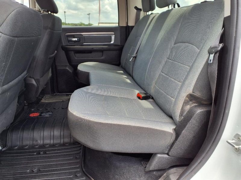 2023 Ram 1500 Classic SLT photo 9