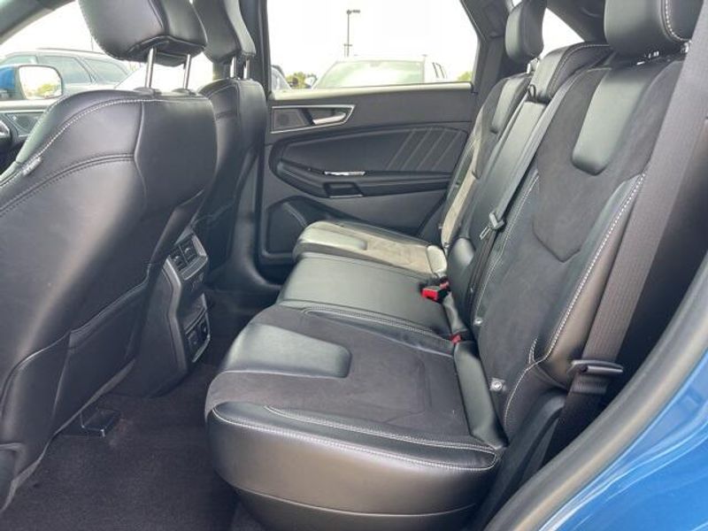 2020 Ford Edge STImage 17
