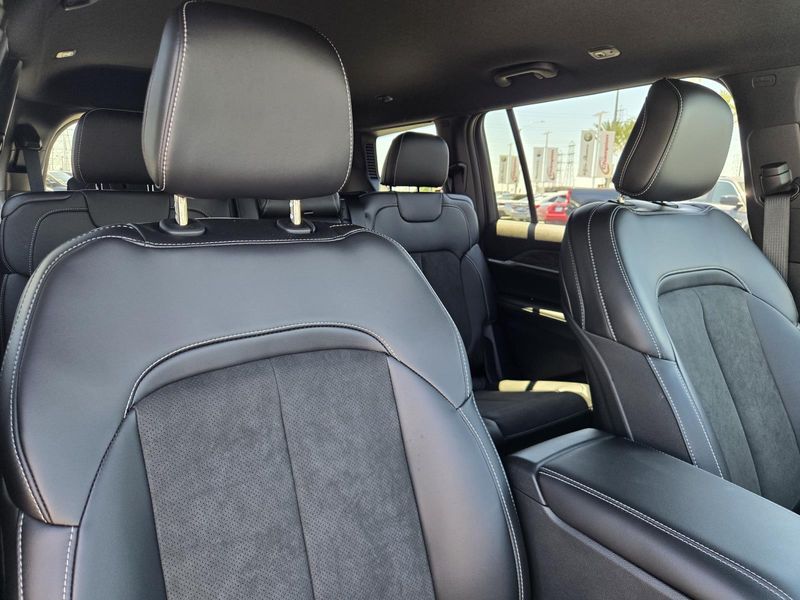 New 2026 Jeep Grand Cherokee L Laredo Altitude 4x4