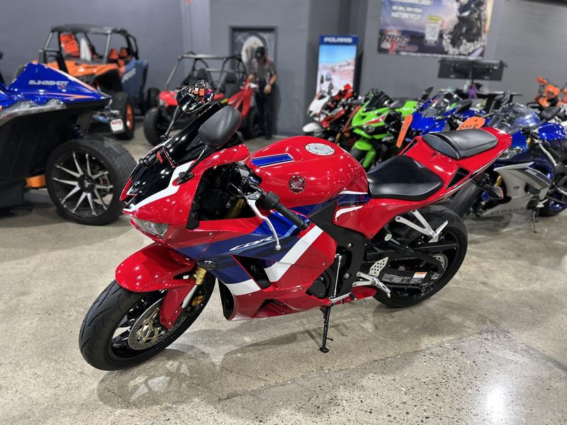Used 2024 Honda CBR600RR Image 3
