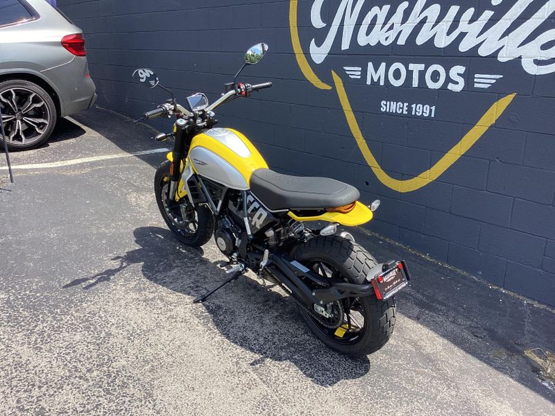 2025 Ducati SCR4AMBLER ICON 