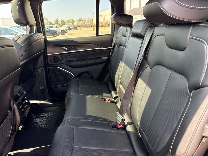 New 2026 Jeep Grand Cherokee Limited Reserve 4x4