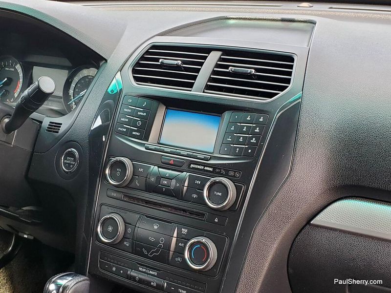 Used 2017 Ford Explorer XLTImage 19