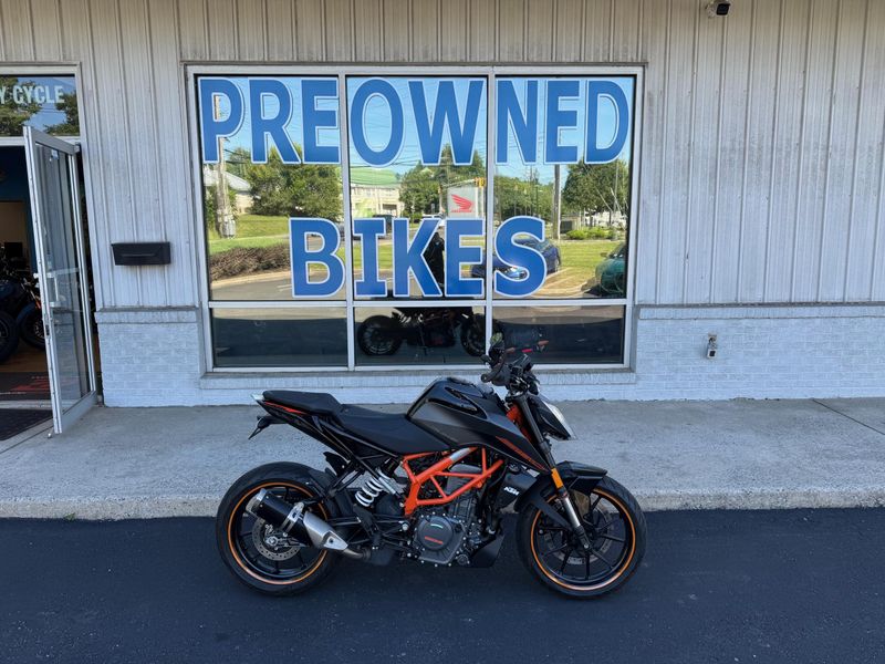2023 KTM Duke 390Image 1