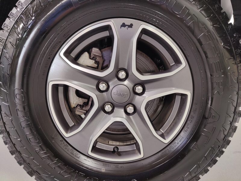 Used 2022 Jeep Wrangler Sport S 4x4 w/ HardTop & NavImage 21