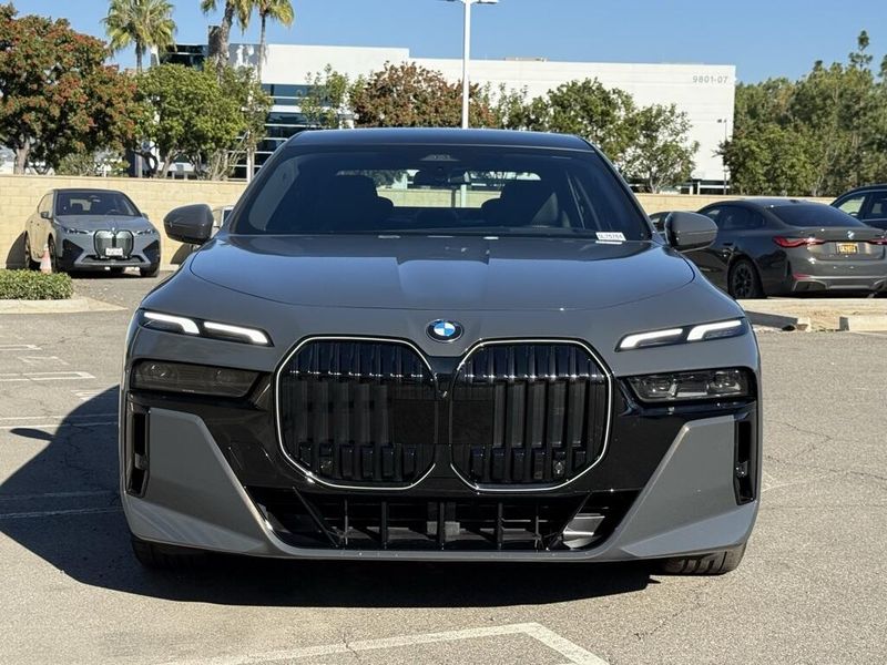 Used 2025 BMW 7 Series 740iImage 3