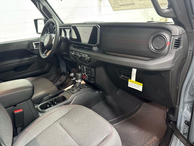 2025 Jeep Gladiator Rubicon photo 13