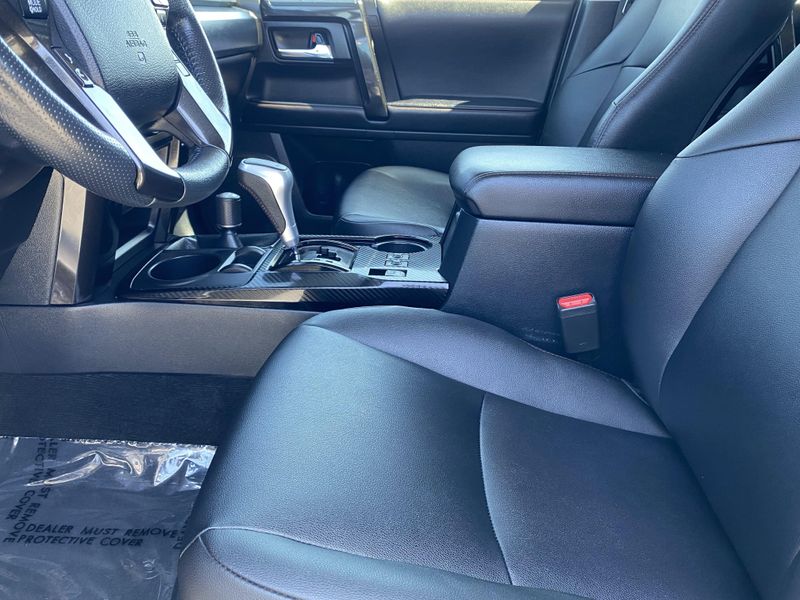 2023 Toyota 4Runner TRD Off-Road PremiumImage 18