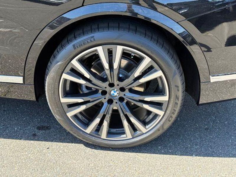 New 2026 BMW X7 xDrive40iImage 14