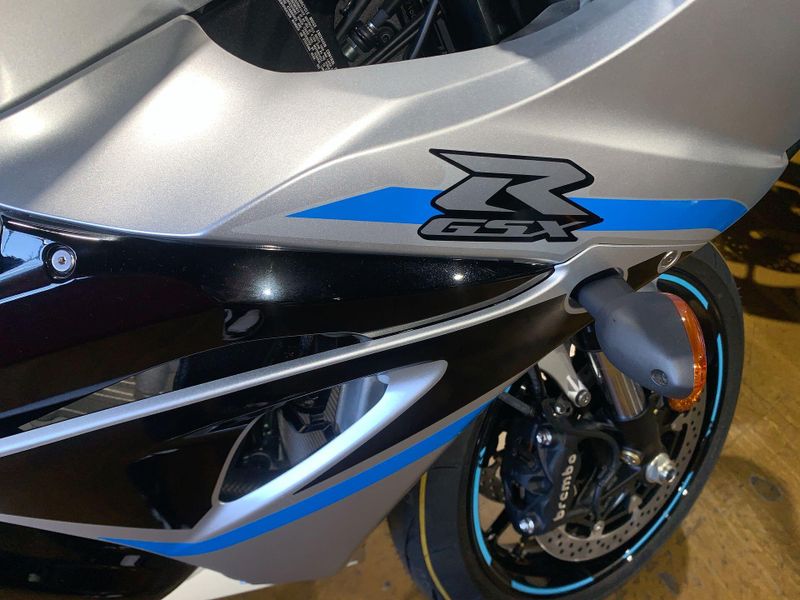 New 2025 Suzuki GSX-R1000 Image 16