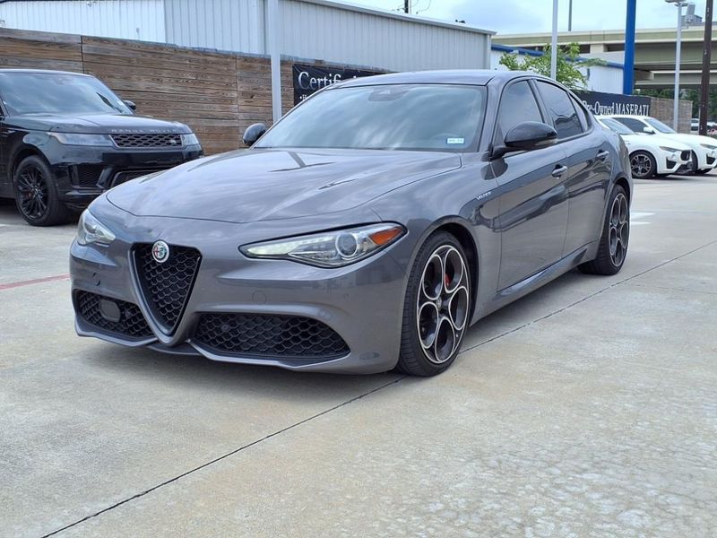 2023 Alfa Romeo Giulia VeloceImage 2