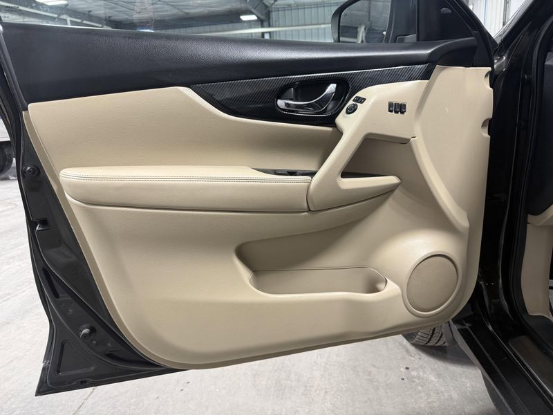 Used 2017 Nissan Rogue SLImage 22