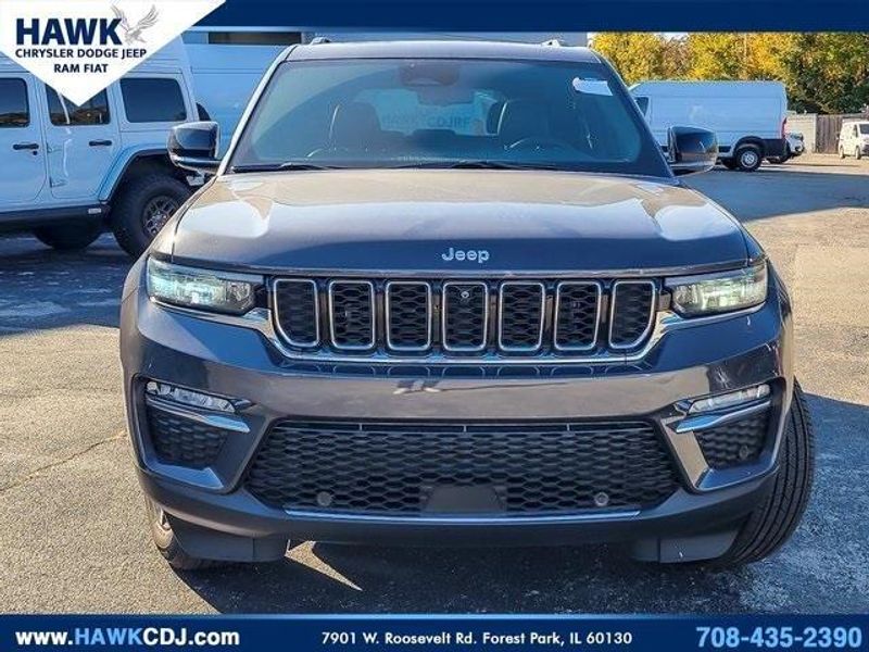 2024 Jeep Grand Cherokee Limited photo 4