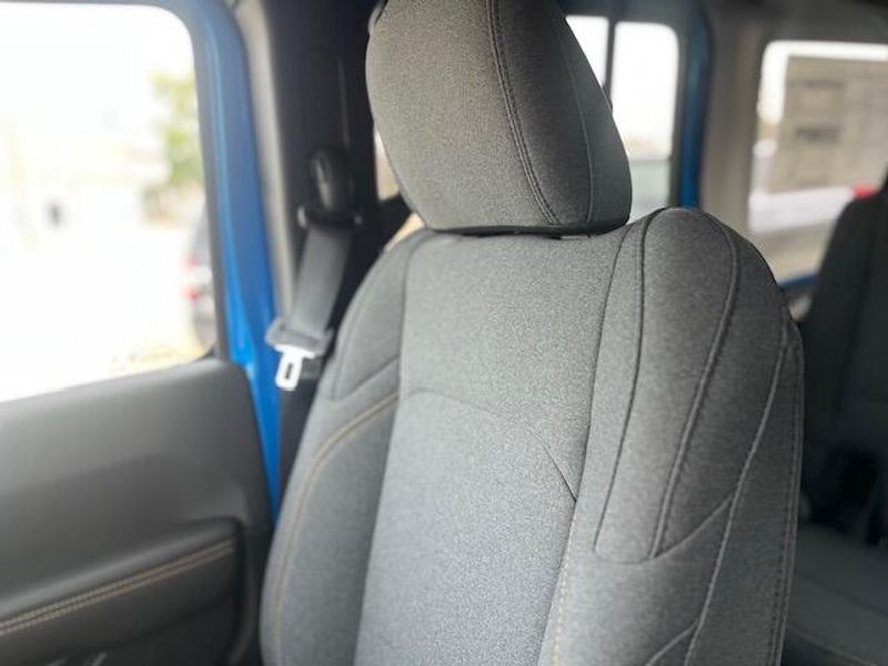 New 2025 Jeep Wrangler 4-door SaharaImage 26