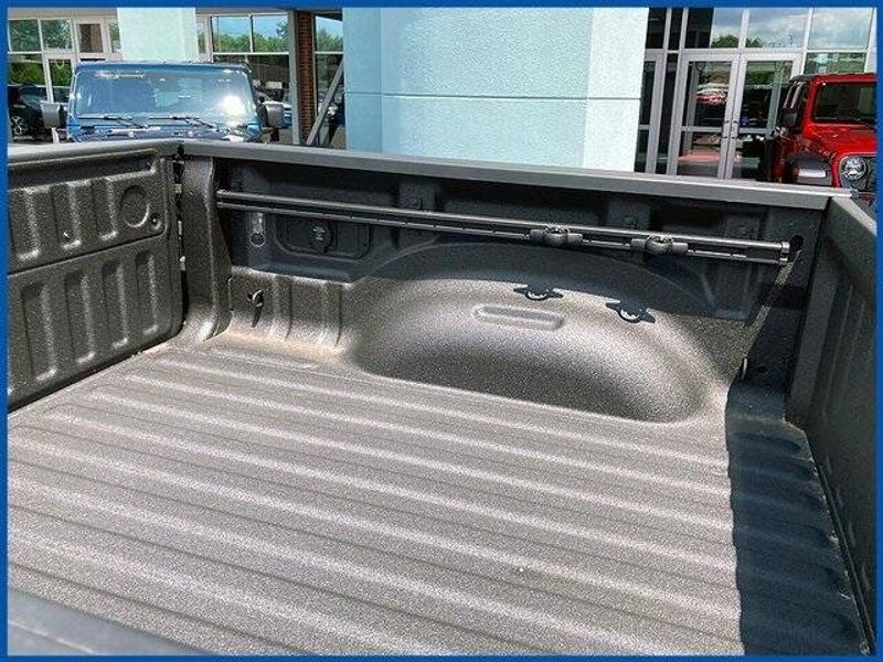 New 2025 RAM 1500 Image 9