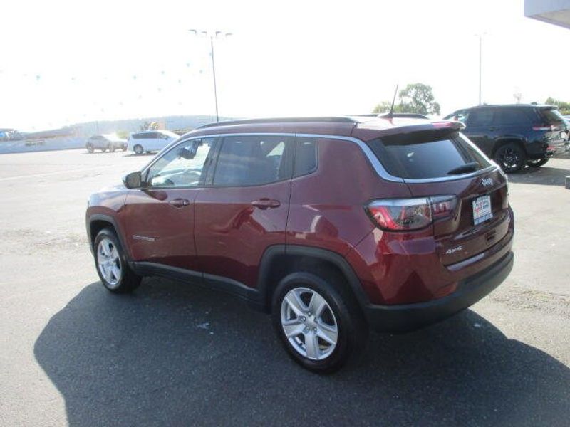 Used 2022 Jeep Compass LatitudeImage 12
