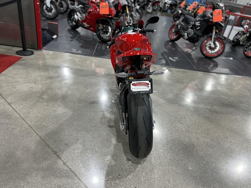 New 2025 Ducati PANIGALE V4 S Image 19