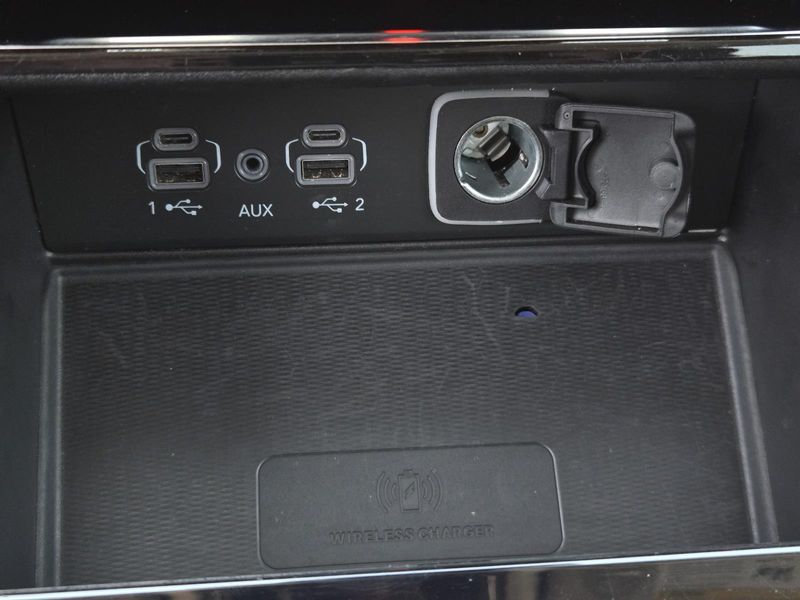 Used 2023 Jeep Grand Cherokee L Laredo 4x2