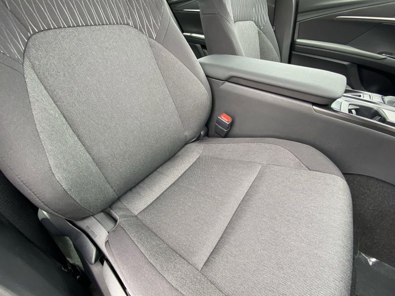 2025 Toyota Camry LEImage 11