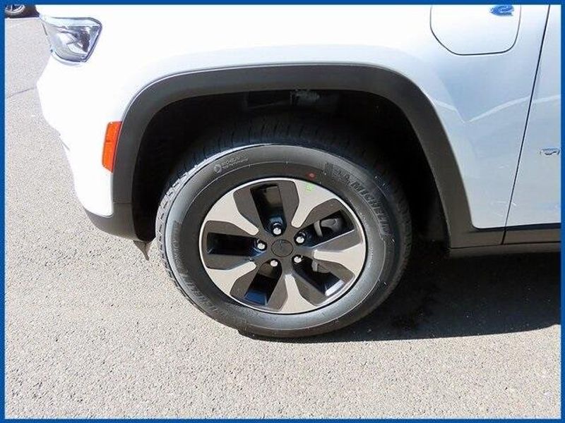 2024 Jeep Grand Cherokee 4xe Base 4xe in a Bright White Clear Coat exterior color and Global Blackinterior. Papas Jeep Ram In New Britain, CT 860-356-0523 papasjeepram.com 