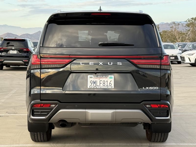 Used 2024 Lexus LX 600 PremiumImage 11