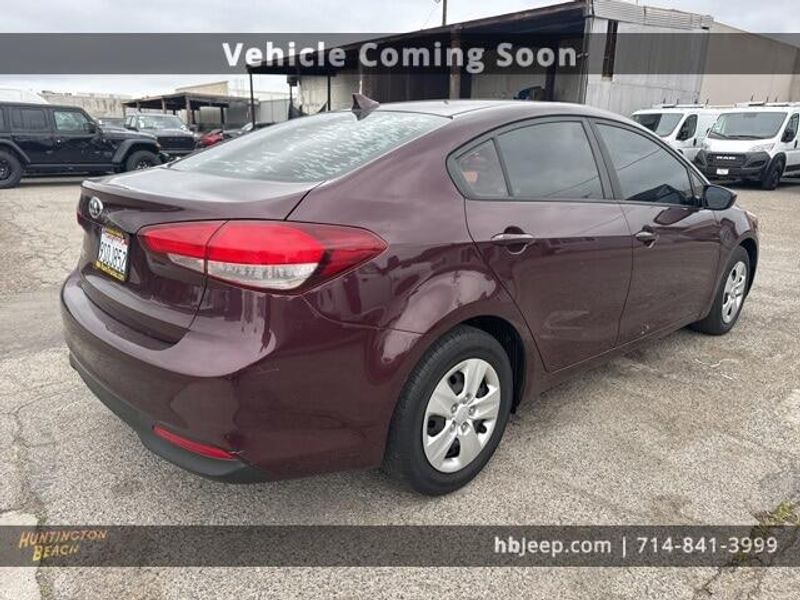 2017 Kia Forte LXImage 5