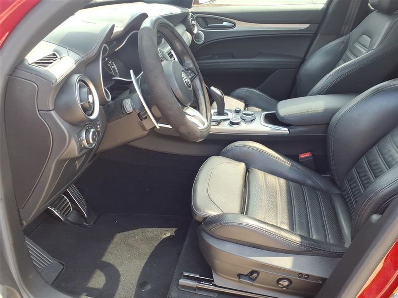 Used 2022 Alfa Romeo Stelvio VeloceImage 7
