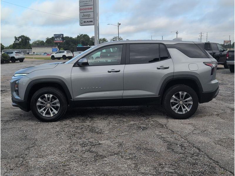 Used 2026 Chevrolet Equinox FWD LTImage 2